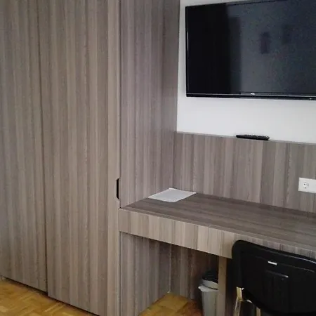 Eazy Hostel