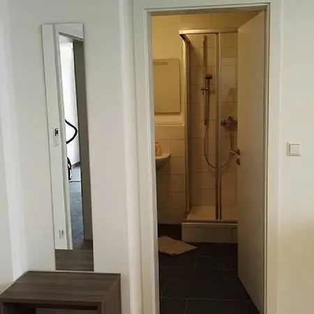 Eazy Hostel *